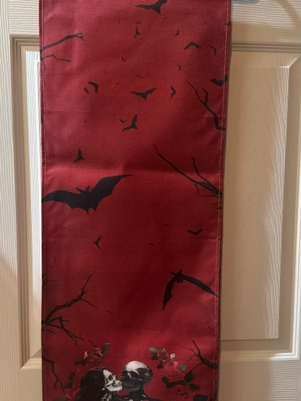 NWT Red and Black Halloween Bat & Skull Linen Table Runner, 13x72